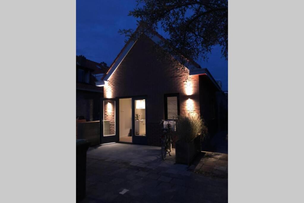 Vakantiehuis Prachtig Nieuw Gebouwd Zomerhuis Voor 4 Personen ! *